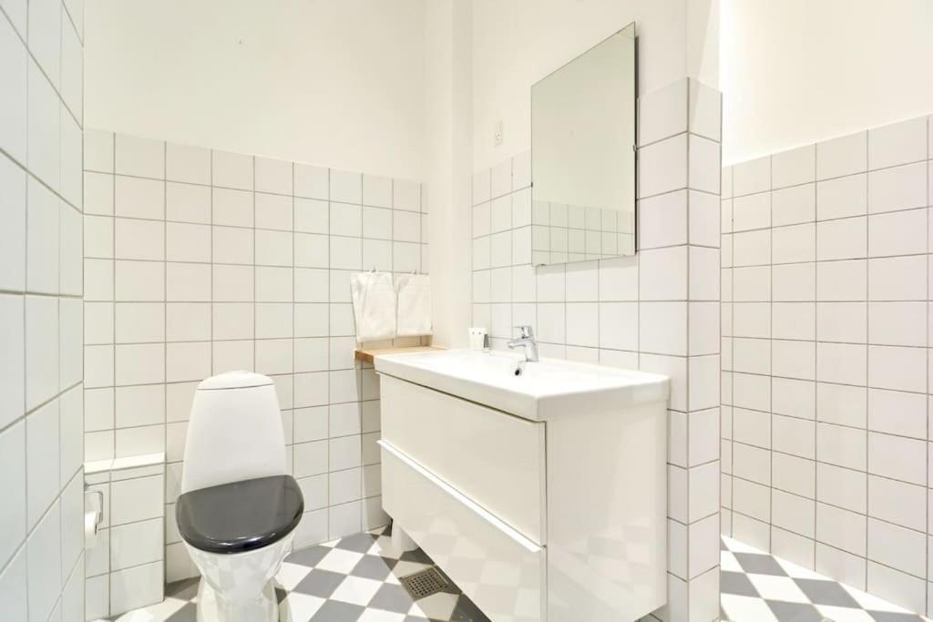 Moderen And Sleek 3Br With Bath By The Lakes And Metro Copenhague Extérieur photo