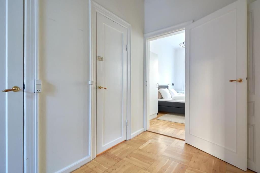 Moderen And Sleek 3Br With Bath By The Lakes And Metro Copenhague Extérieur photo