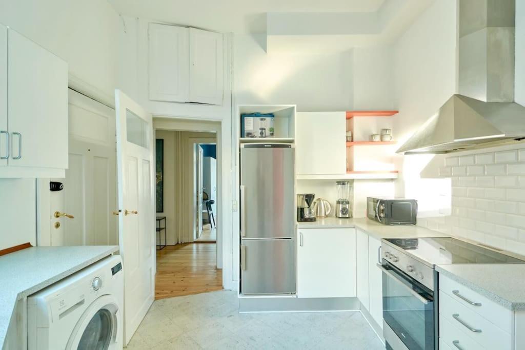 Moderen And Sleek 3Br With Bath By The Lakes And Metro Copenhague Extérieur photo