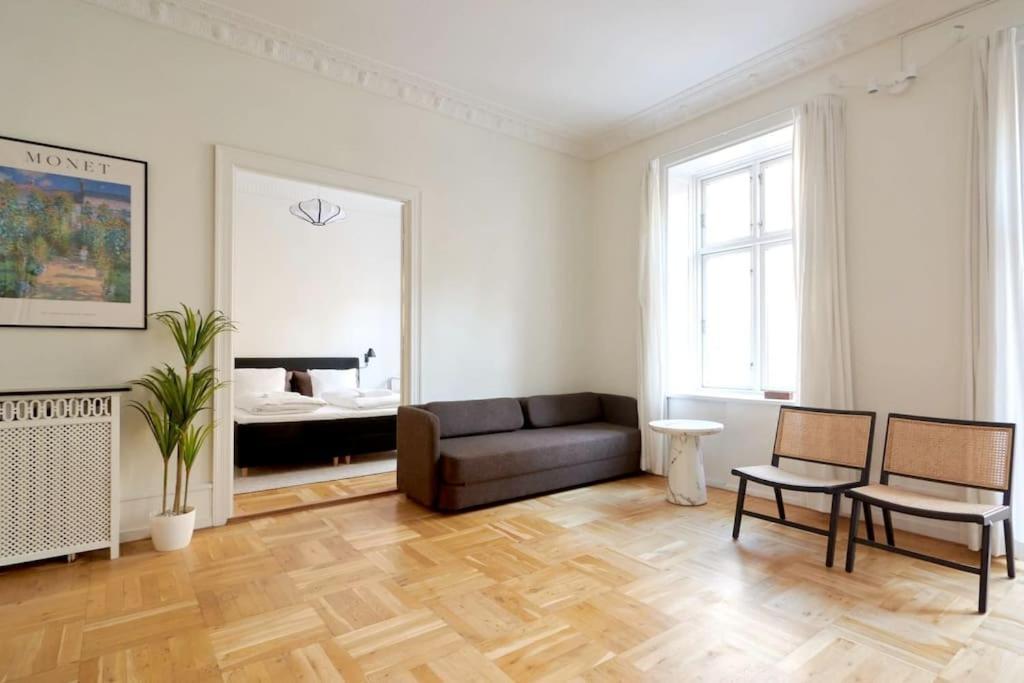 Moderen And Sleek 3Br With Bath By The Lakes And Metro Copenhague Extérieur photo