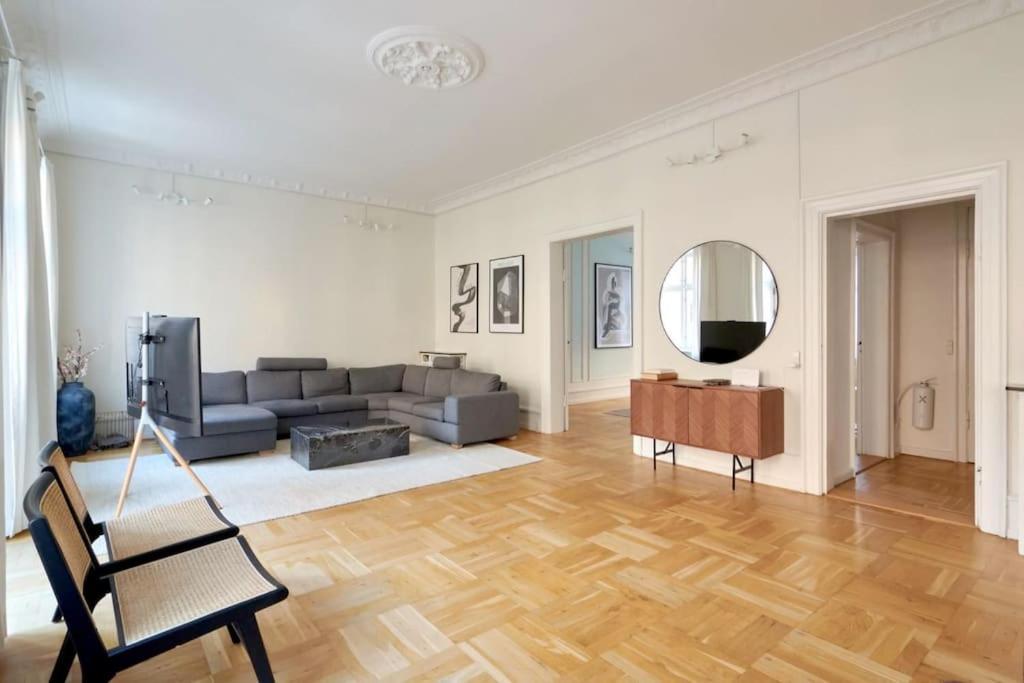 Moderen And Sleek 3Br With Bath By The Lakes And Metro Copenhague Extérieur photo