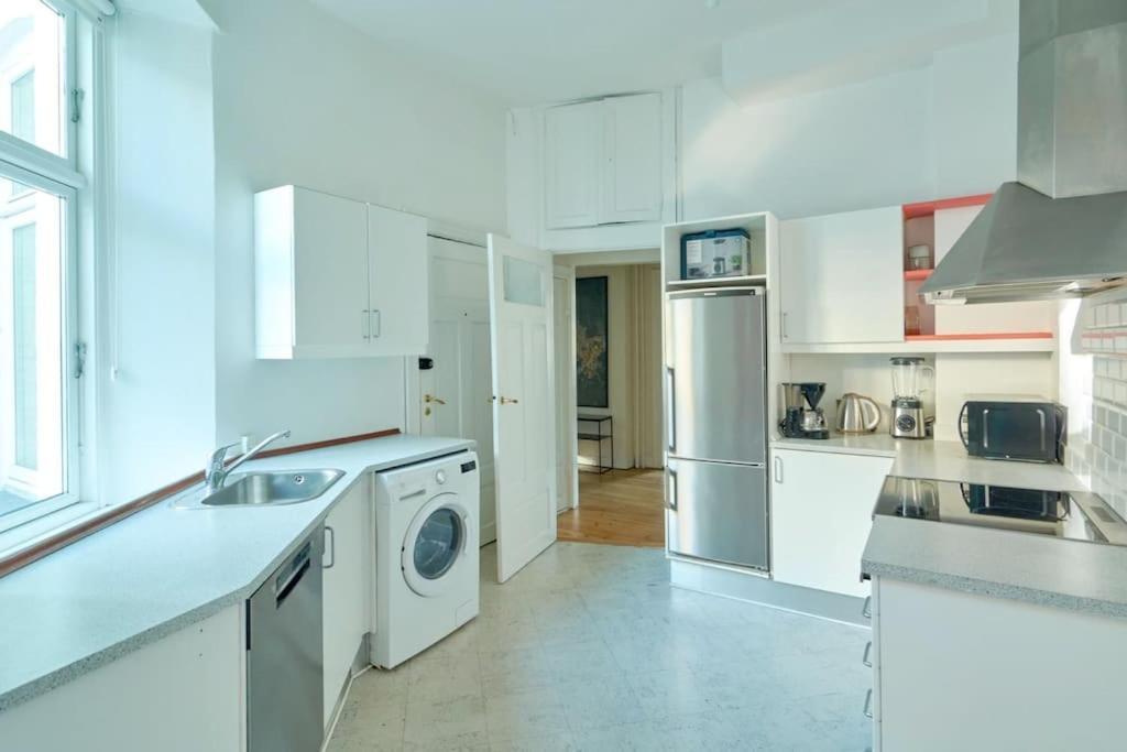 Moderen And Sleek 3Br With Bath By The Lakes And Metro Copenhague Extérieur photo