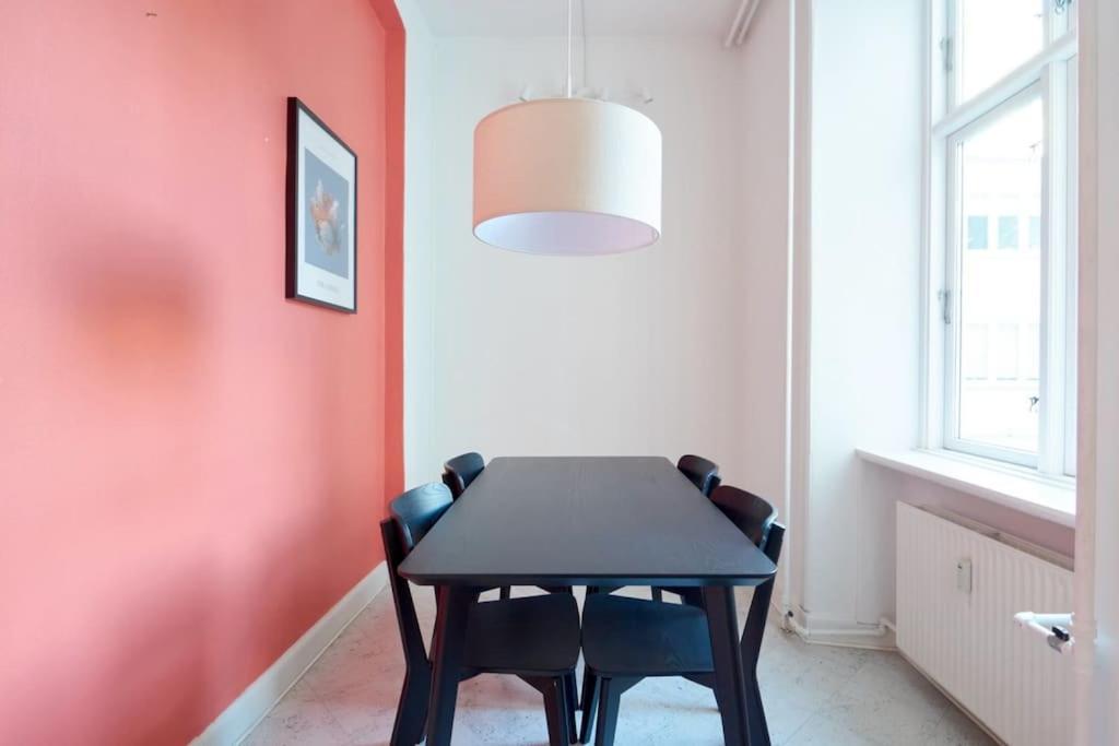 Moderen And Sleek 3Br With Bath By The Lakes And Metro Copenhague Extérieur photo