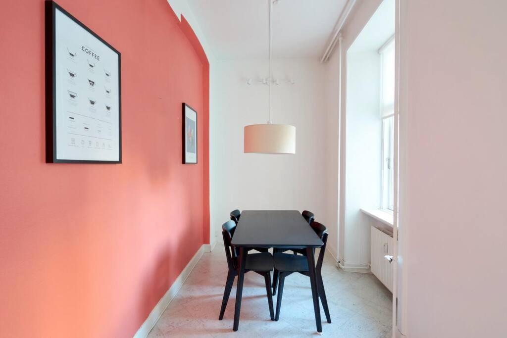 Moderen And Sleek 3Br With Bath By The Lakes And Metro Copenhague Extérieur photo